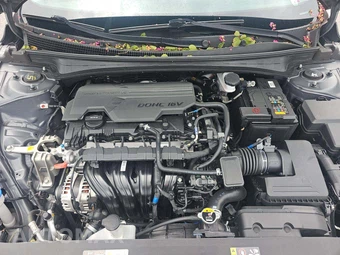 2024 Hyundai Elantra SEL - miniatura 18
