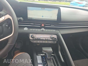 2024 Hyundai Elantra SEL - miniatura 7