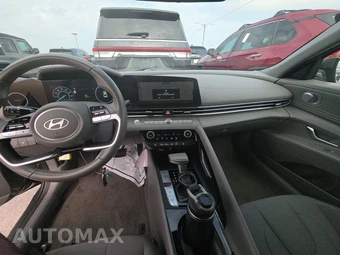 2024 Hyundai Elantra SEL - miniatura 11