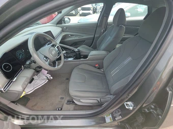 2024 Hyundai Elantra SEL - miniatura 7