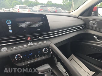2024 Hyundai Elantra SEL - miniatura 11