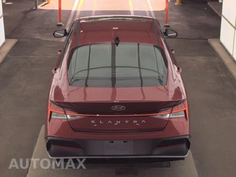 2024 Hyundai Elantra SEL - miniatura 5
