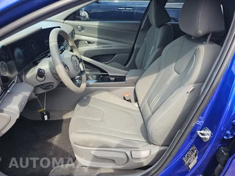 2024 Hyundai Elantra SEL – miniatura 7