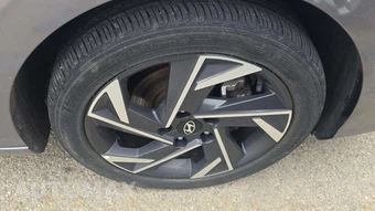 2024 Hyundai Elantra SEL – miniatura 19