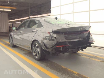 2024 Hyundai Elantra SEL – miniatura 6