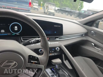 2024 Hyundai Elantra SEL - miniatura 11