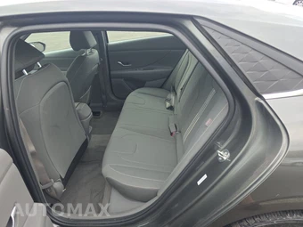2024 Hyundai Elantra SEL - miniatura 13