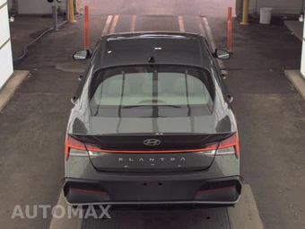 2024 Hyundai Elantra SEL - miniatura 5