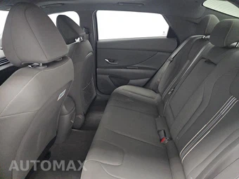 2024 Hyundai Elantra SEL – miniatura 13