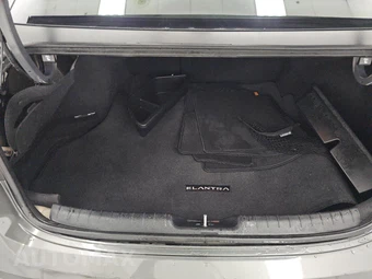 2024 Hyundai Elantra SEL – miniatura 16
