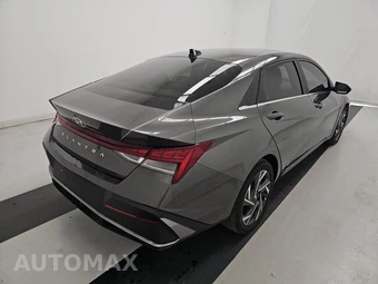 2024 Hyundai Elantra SEL – miniatura 4