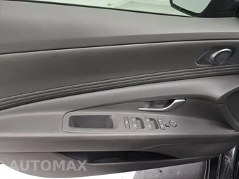 2024 Hyundai Elantra SEL – miniatura 9