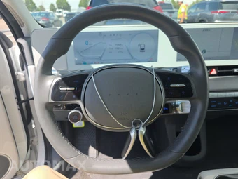 2024 Hyundai IONIQ 5 Limited - miniatura 10