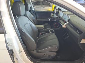 2024 Hyundai IONIQ 5 Limited - miniatura 8