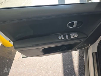 2024 Hyundai IONIQ 5 Limited - miniatura 9