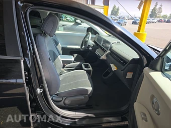 2024 Hyundai IONIQ 5 SE - miniatura 8