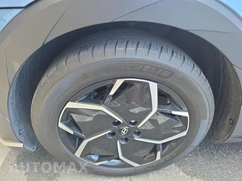 2024 Hyundai IONIQ 5 SE - miniatura 17