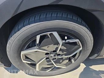 2024 Hyundai IONIQ 5 SE - miniatura 17