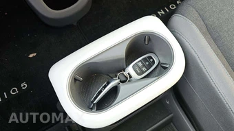 2024 Hyundai IONIQ 5 SE - miniatura 17