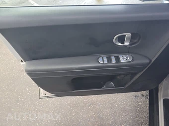 2024 Hyundai IONIQ 5 SE - miniatura 9