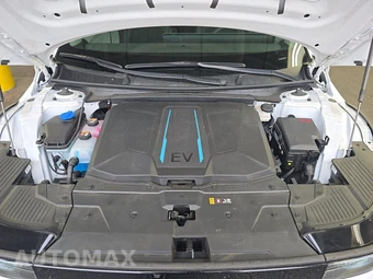 2024 Hyundai IONIQ 5 SE - miniatura 15