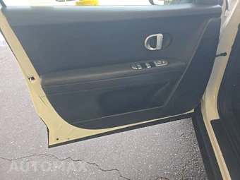 2024 Hyundai IONIQ 5 SE - miniatura 9