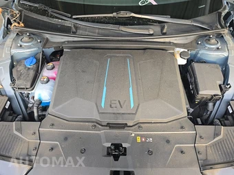 2024 Hyundai IONIQ 5 SE - miniatura 15