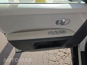 2024 Hyundai IONIQ 5 SE - miniatura 9