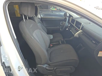 2024 Hyundai IONIQ 5 SE - miniatura 8