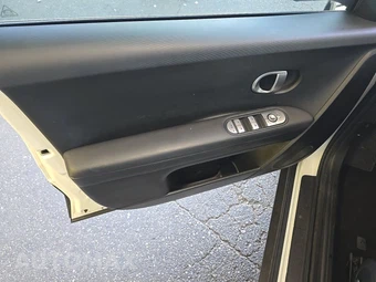 2024 Hyundai IONIQ 5 SE - miniatura 9
