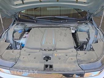 2024 Hyundai IONIQ 5 SE - miniatura 15