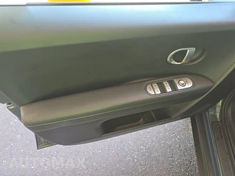 2024 Hyundai IONIQ 5 SE - miniatura 9