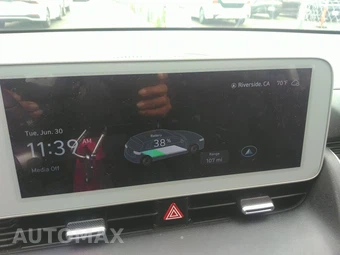 2024 Hyundai IONIQ 5 SE - miniatura 18