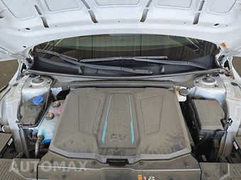 2024 Hyundai IONIQ 5 SE - miniatura 15