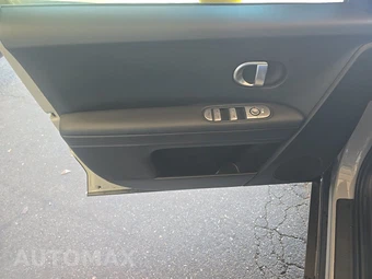 2024 Hyundai IONIQ 5 SE - miniatura 9