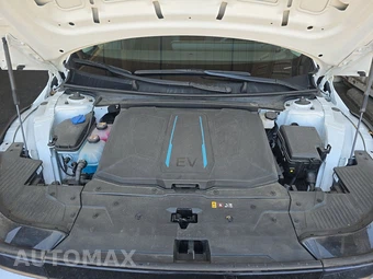 2024 Hyundai IONIQ 5 SE - miniatura 15