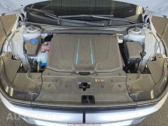 2024 Hyundai IONIQ 5 SE - miniatura 15