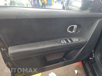 2024 Hyundai IONIQ 5 SE - miniatura 9