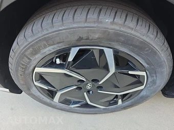 2024 Hyundai IONIQ 5 SE - miniatura 17