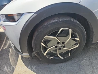 2024 Hyundai IONIQ 5 SE - miniatura 17