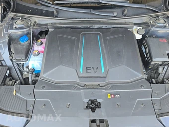 2024 Hyundai IONIQ 5 SE - miniatura 15