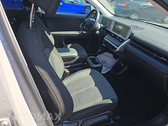 2024 Hyundai IONIQ 5 SE - miniatura 8