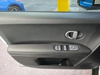 2024 Hyundai IONIQ 5 SE - miniatura 9