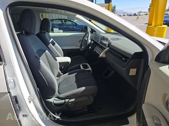 2024 Hyundai IONIQ 5 SE - miniatura 8