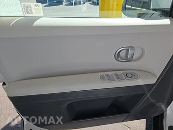 2024 Hyundai IONIQ 5 SE - miniatura 9