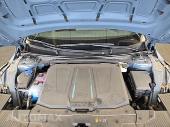 2024 Hyundai IONIQ 5 SE - miniatura 15