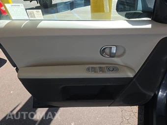 2024 Hyundai IONIQ 5 SE - miniatura 9