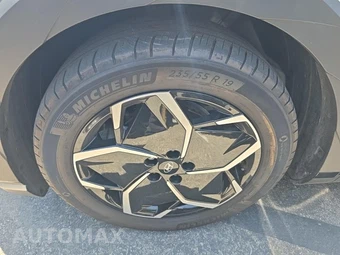 2024 Hyundai IONIQ 5 SE - miniatura 17