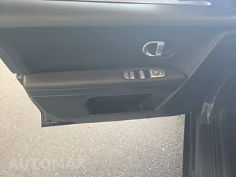 2024 Hyundai IONIQ 5 SE - miniatura 9