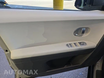 2024 Hyundai IONIQ 5 SE - miniatura 9